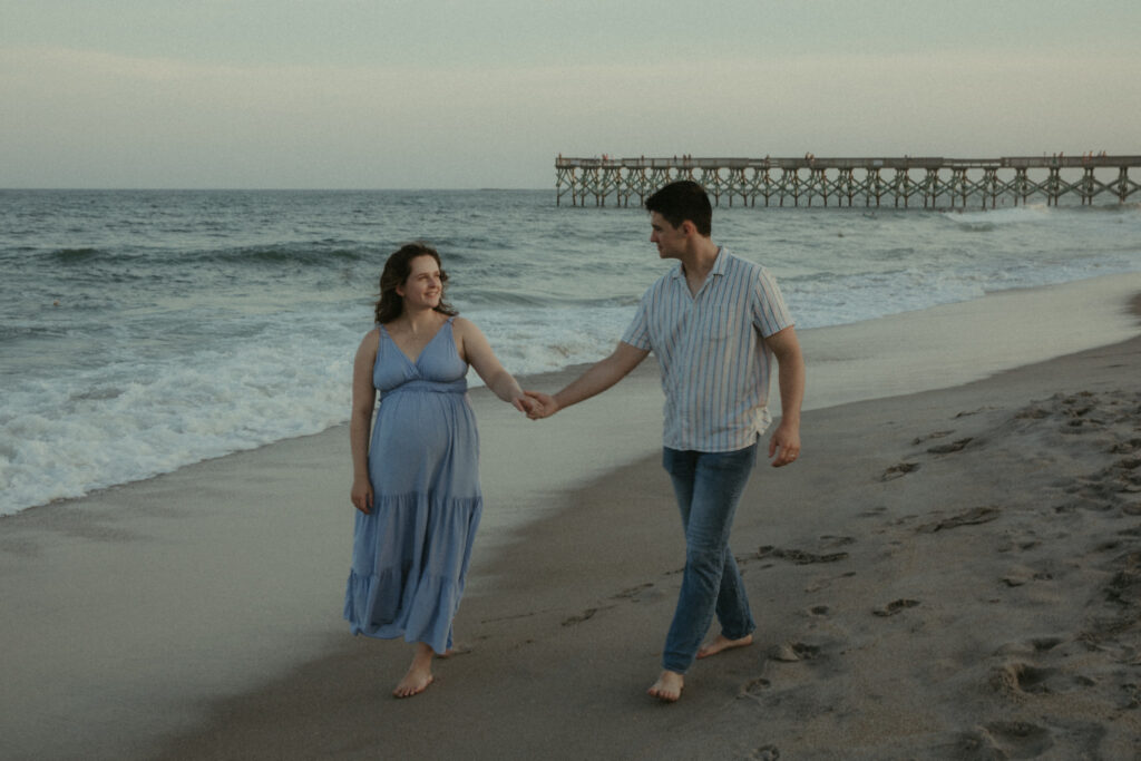 beach maternity photos