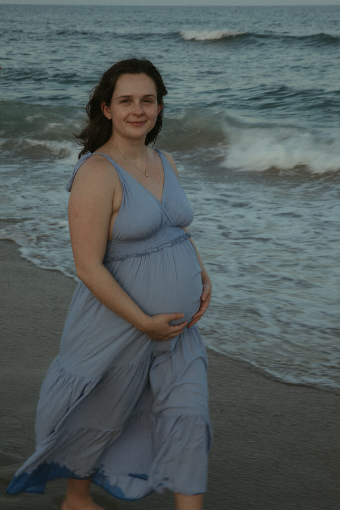 beach maternity photos