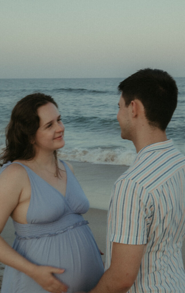 beach maternity photos